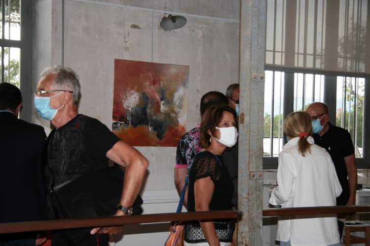 2009UE_V_05.jpg