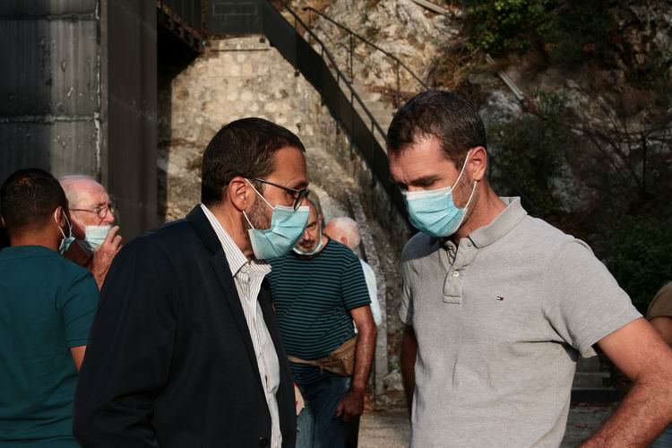 2009UE_V_15.jpg